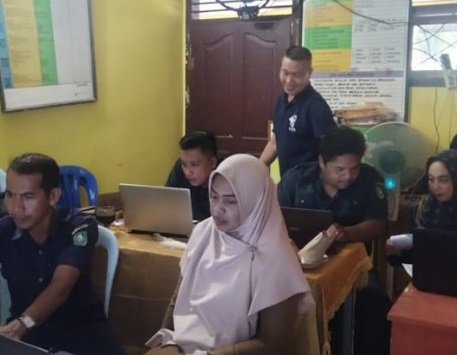 Pendampingan Pengoperasian Website Sekolah pada SDN 31 dan 30 Bengkalis