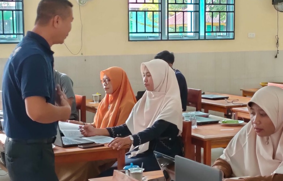 Pendampingan Pengoperasian Website Sekolah pada SMPN 3 Bantan