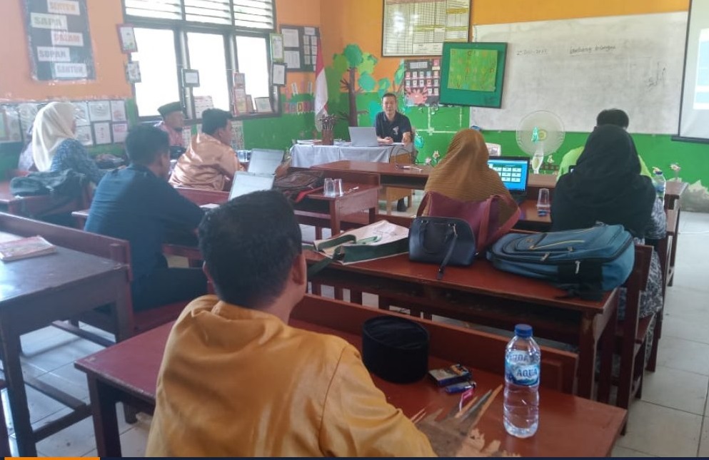 Pendampingan Pengoperasian Website Sekolah pada SDN 26 Bengkalis