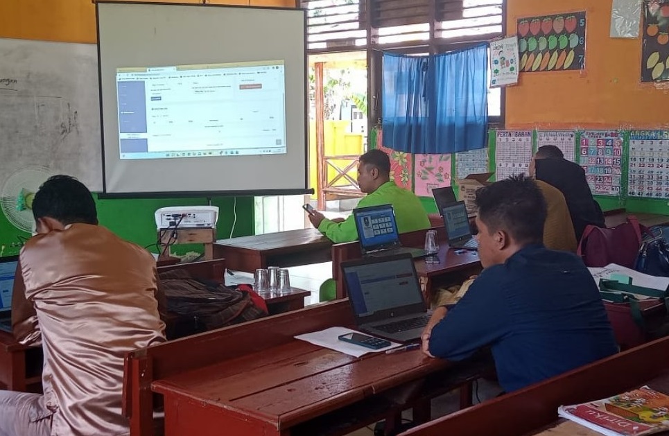 Pendampingan Pengoperasian Website Sekolah pada SDN 27 Bengkalis