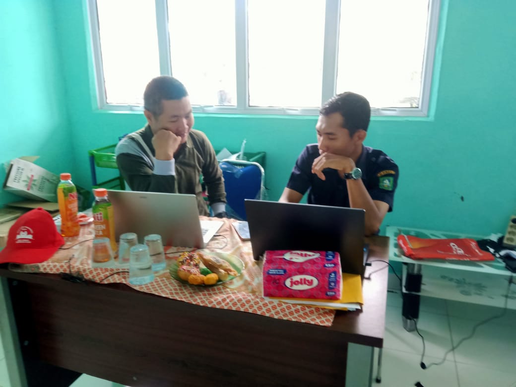 Pendampingan Pengoperasian Website Sekolah Pada SMPN 9  Bengkalis